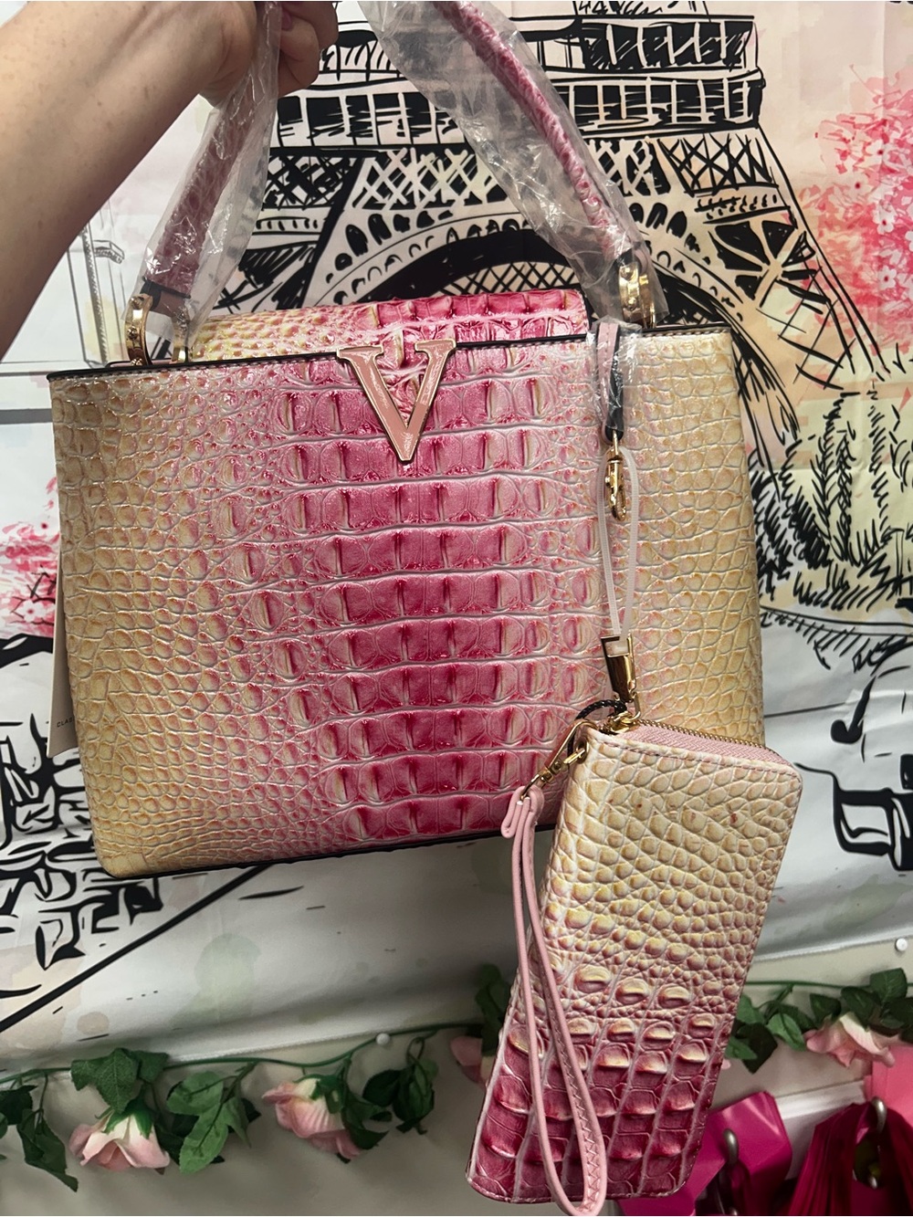 Fashion Croc-Embossed Tote & Wristlet Set in Pink Cream